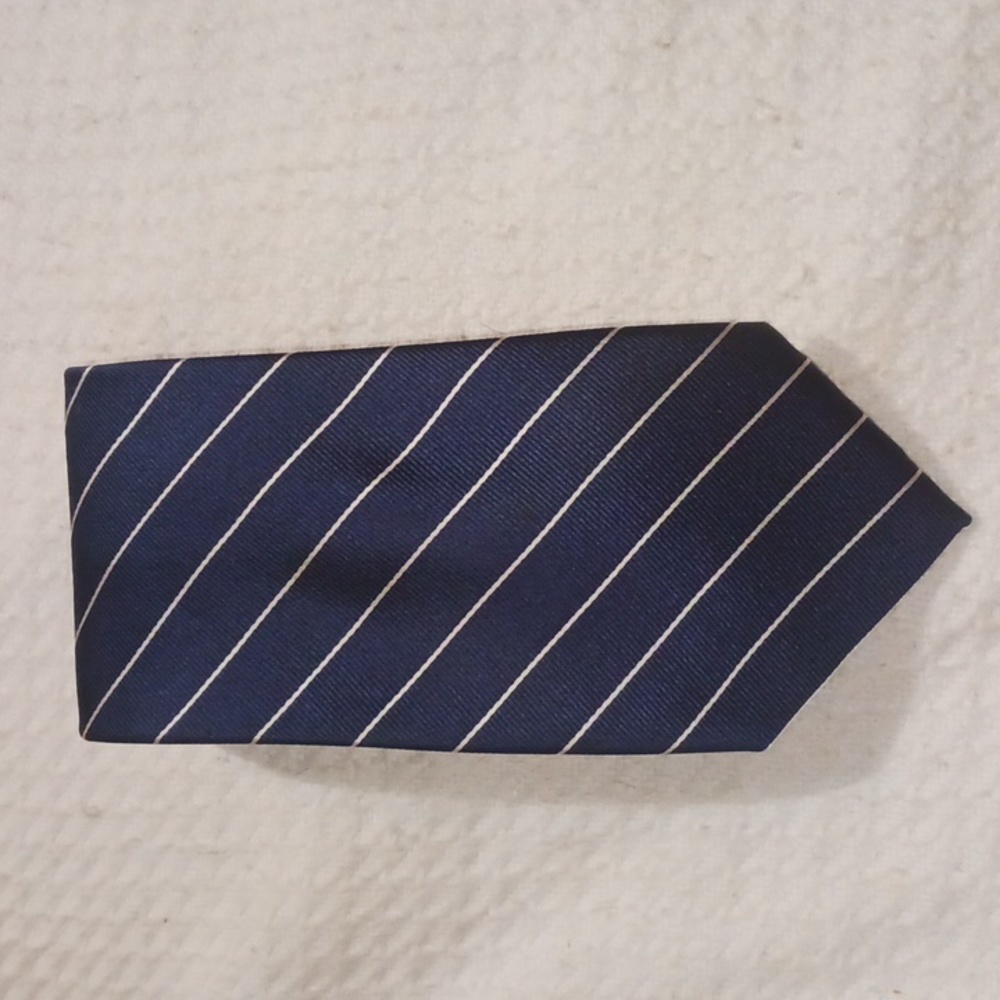 NWOT. Izod silk tie